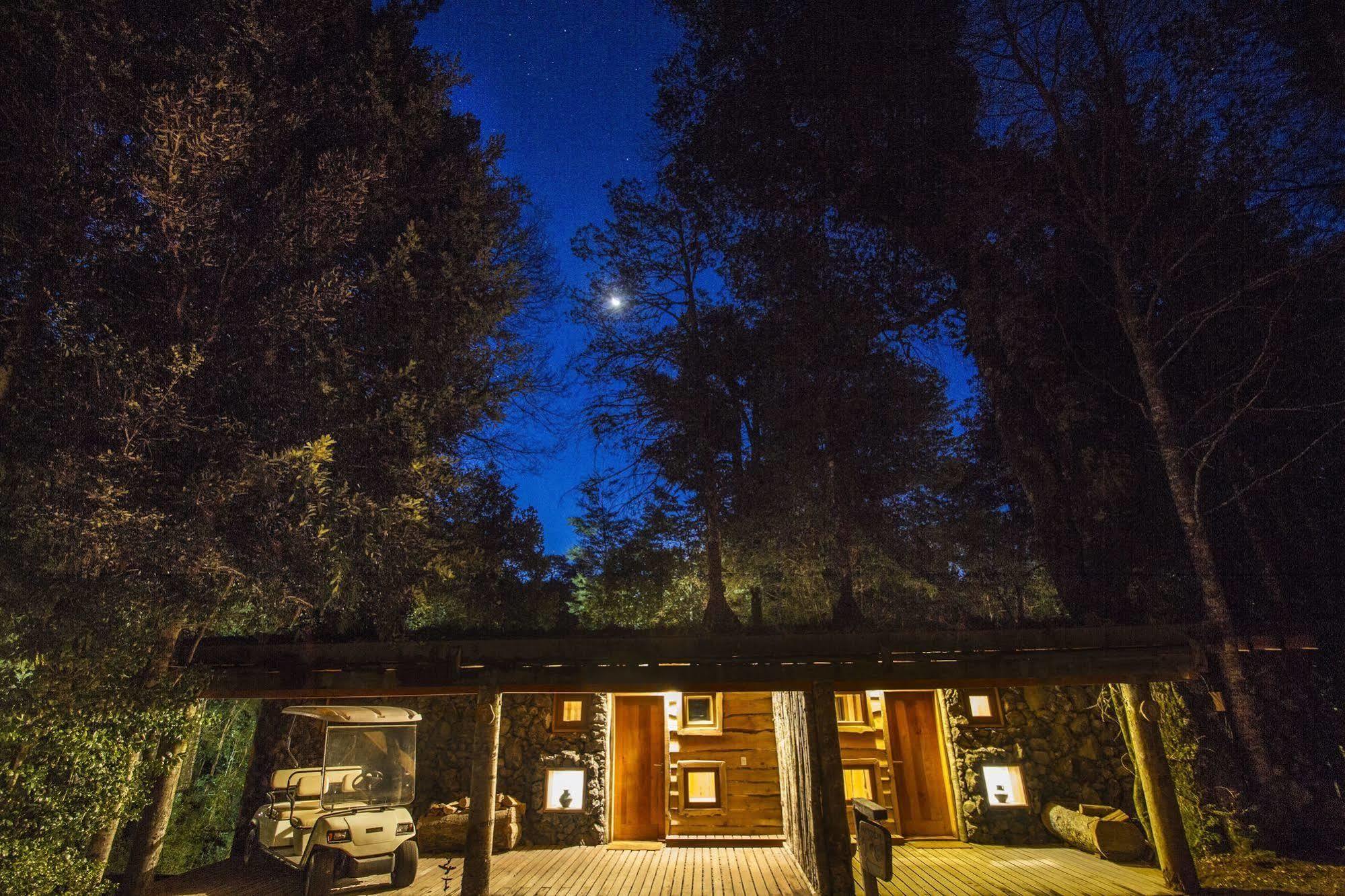 Huilo Huilo Nawelpi Lodge Puerto Fuy Luaran gambar