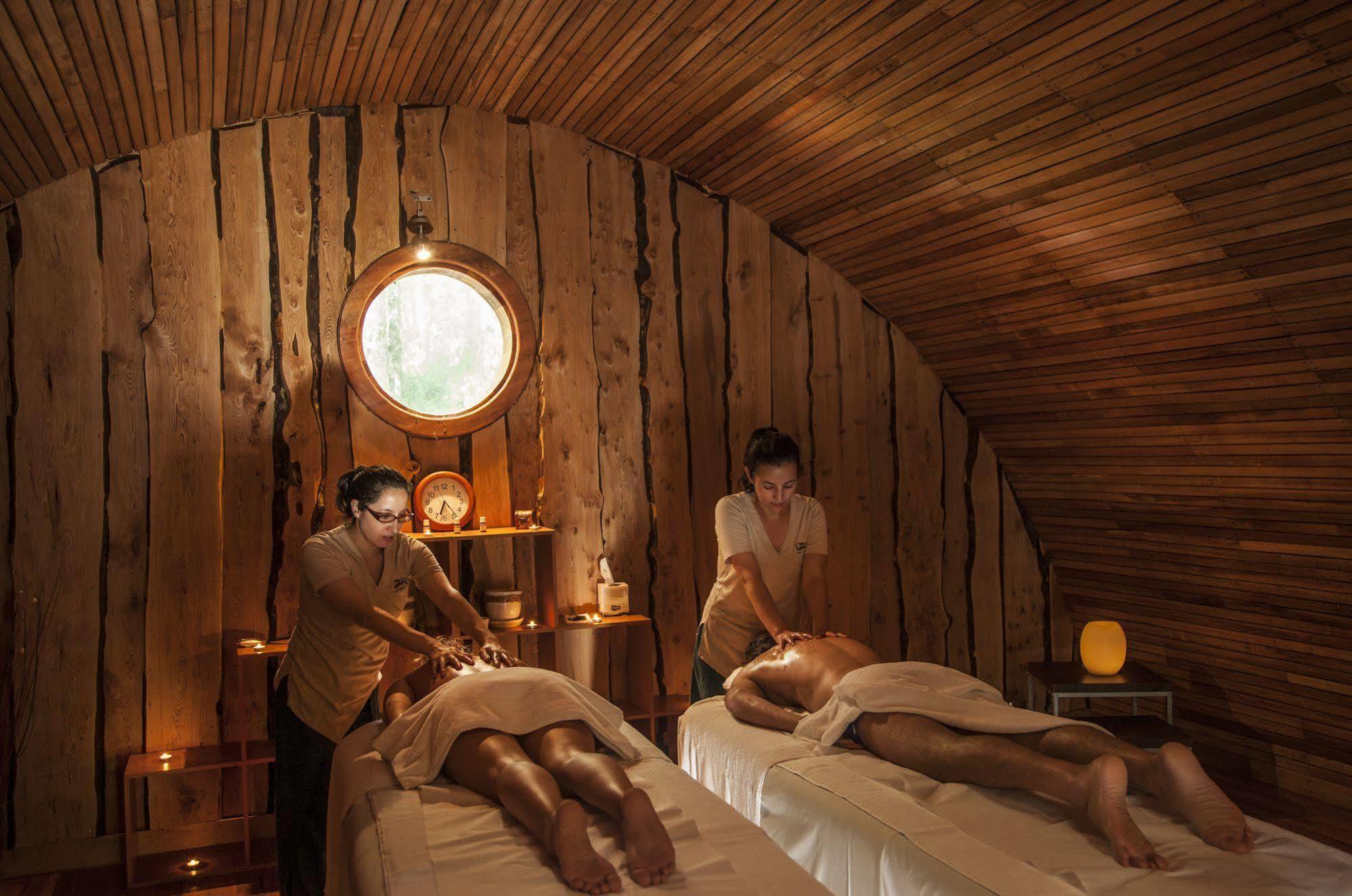 Huilo Huilo Nawelpi Lodge Puerto Fuy Luaran gambar